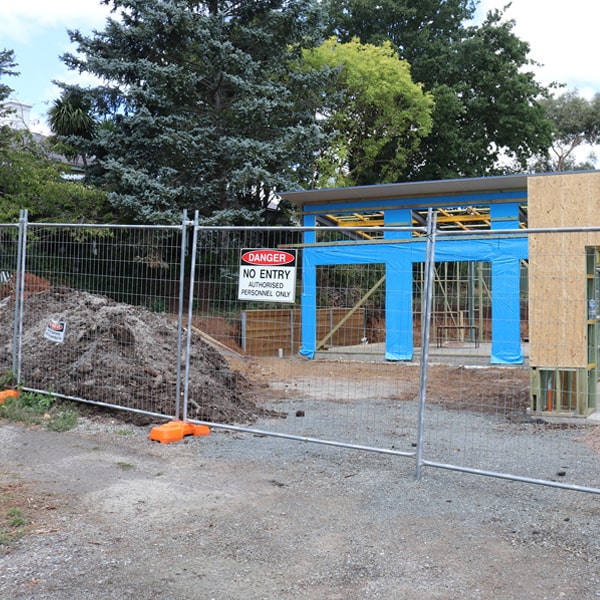 do you deliver and install temporary fencing and what's the cost for these services in Loudoun County VA